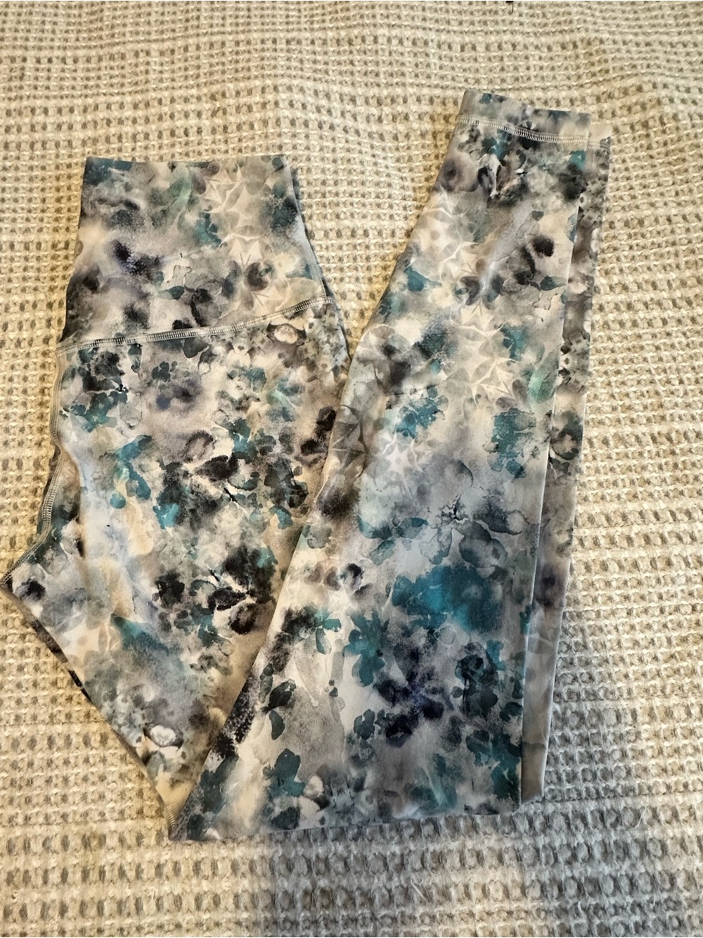 lululemon athletica Teal, Gray and Black Floral-Print Leggings